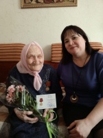 С уважением и благодарностью: вручение медали труженице тыла